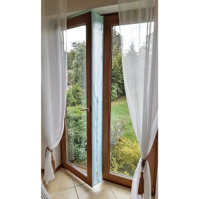 Uszczelka okienna zamontowana w oknie dla klimatyzatora Fral SUPER COOL FSC14.2 Gray