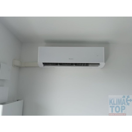 Klimatyzator ścienny Gree GWH09YD-S6 (AP09) AMBER PRESTIGE - zdjęcie z montażu