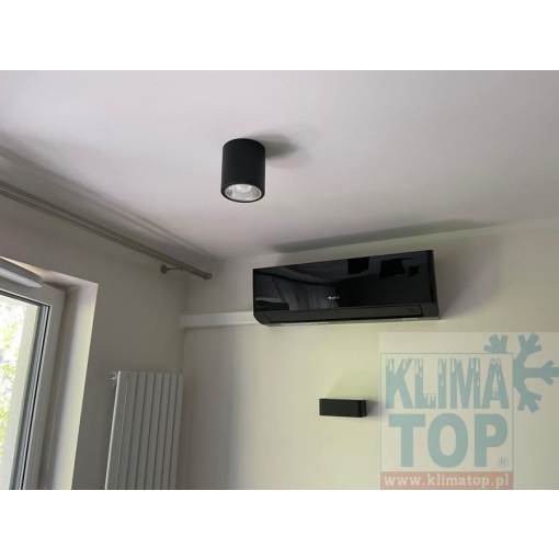 Klimatyzator ścienny Gree GWH09YC-K6 (AS09FB) AMBER STANDARD FULL BLACK - zdjęcie z montażu KLIMATOP
