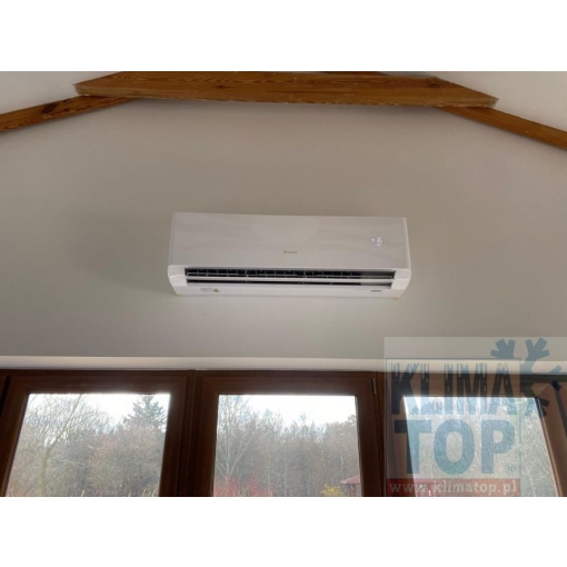Klimatyzator ścienny Gree GWH24YE-K6 (AS24W) AMBER STANDARD WHITE - zdjęcie z montażu