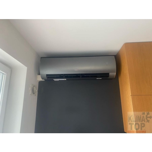 Klimatyzator ścienny Gree GWH12ACC-K6 (FA12S) FAIRY SILVER - zdjęcie z montażu w Warszawie