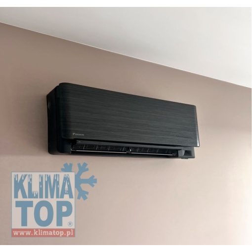 Klimatyzator ścienny Daikin FTXA20BT STYLISH CZARNE DREWNO - zdjęcie z montażu (KLIMATOP)