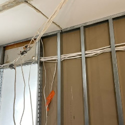 Przygotowanie ściany z G-K do montażu klimatyzatora w nadprożu, nad przejściem do pokoju (ścianka zamknięta tylko z jednej strony)