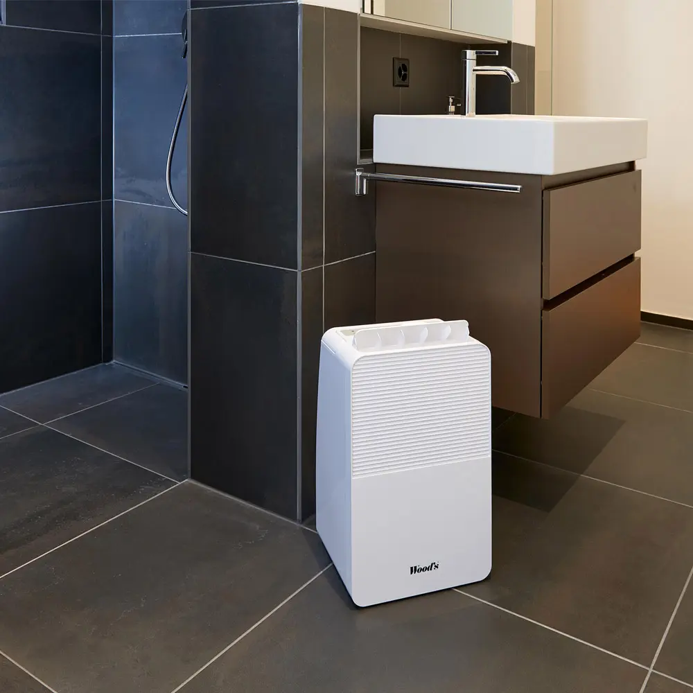 Osuszacz powietrza Woods MDK13 - aranżacja w łazience